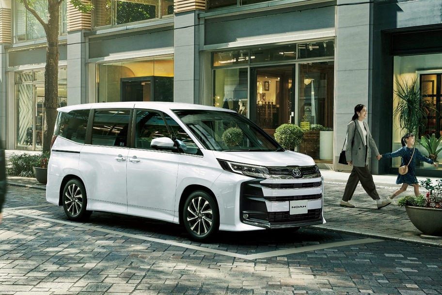 【モデル入り素材】S-Z（2WD・7人乗り）