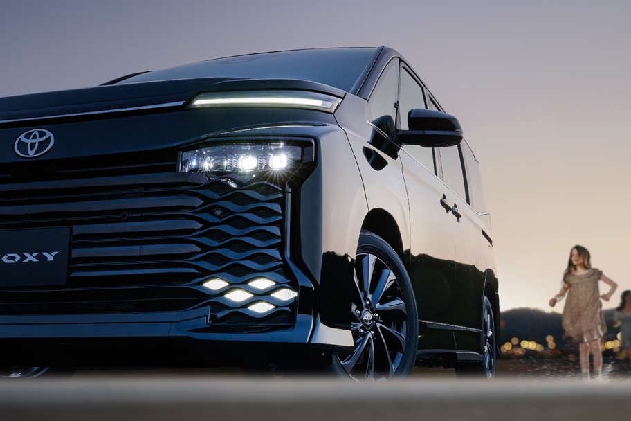 【モデル入り素材】S-Z（2WD・7人乗り）